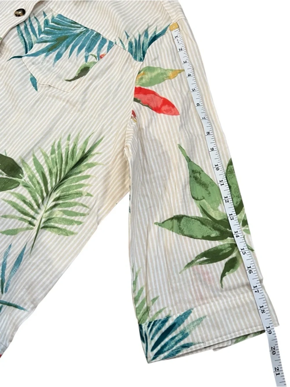 Chicos NWT Tropical Palm Leaf Striped Button Down Top Size 4